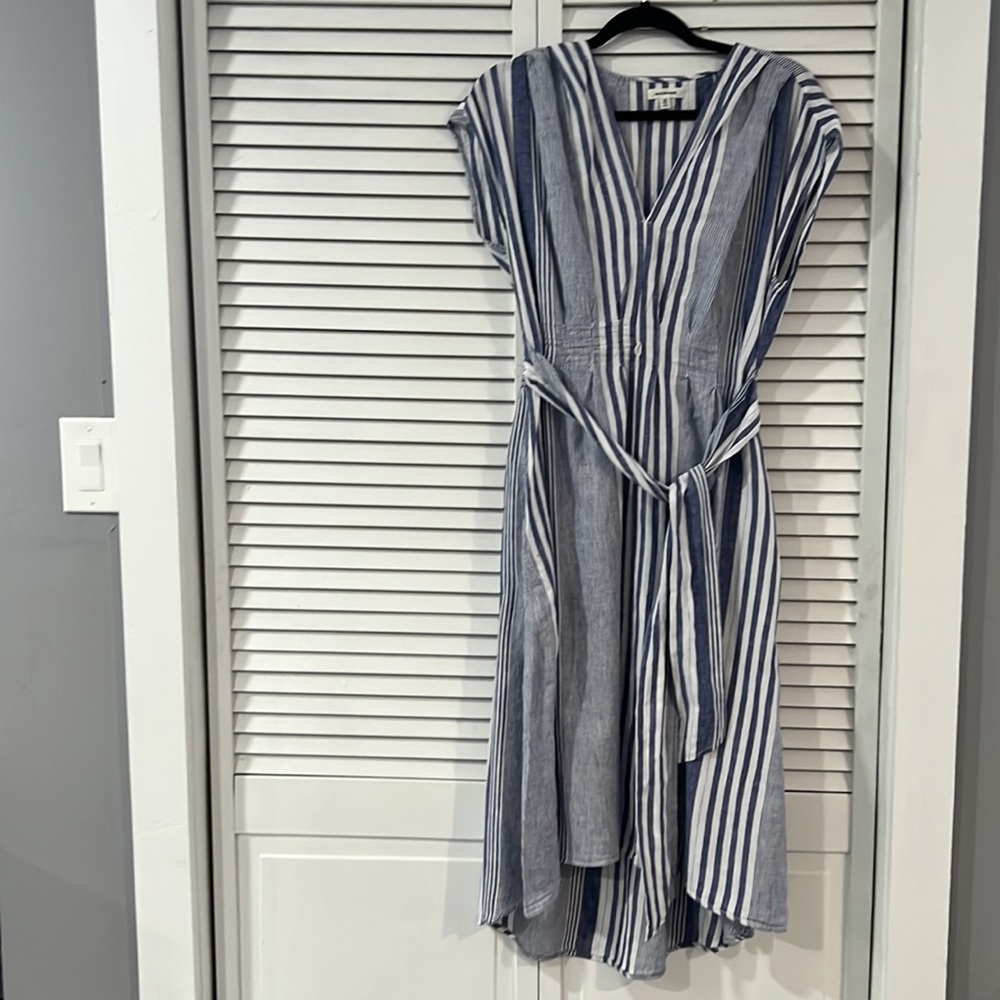 Adorable casual below the knee dress - Picture 4 of 4